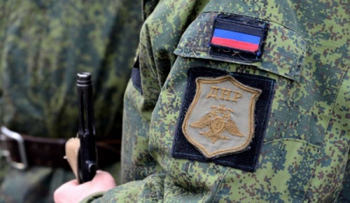 Боевика ДНР, которого обвиняют в жестоком обращении с военнопленными и гражданскими объявили в розыск фото