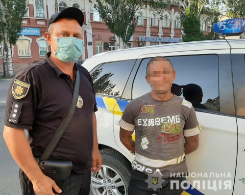 В Мелитополе разбойник напал на  оператора кредитной организации фото