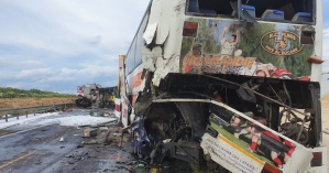 В Польше автобус с украинцами столкнулся с двумя грузовиками фото