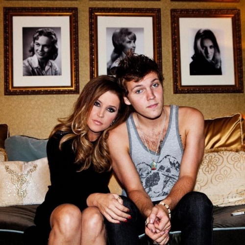 Внук Элвиса Пресли найден мертвым фото