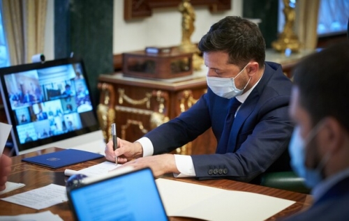 Зеленский подписал закон о снижении зеленого тарифа фото