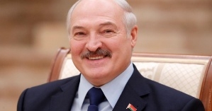Зачем нам повторять чужие ошибки: Лукашенко раскритиковал открытие рынка земли в Украине фото