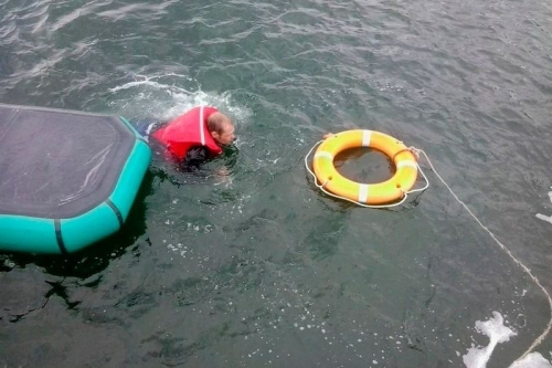 В Примпосаде перевернулась лодка - понадобилась помощь спасателей фото