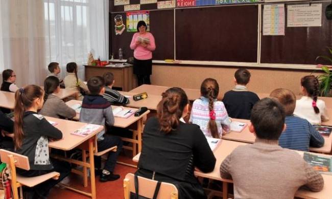 Школы Мелитополя переформатируют: сможет ли ваш ребенок закончить школу, в которой учится? фото
