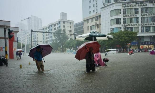 Непогода в Китае: 14 человек погибли, еще 20 пропали без вести  фото