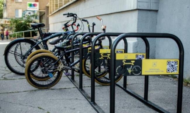 Киевские школы оборудуют велопарковками фото