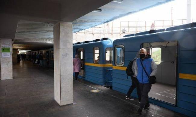 В киевском метро обнаружили неизвестные науке бактерии фото