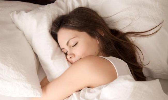 Как выбрать подушку в зависимости от позы для сна? фото