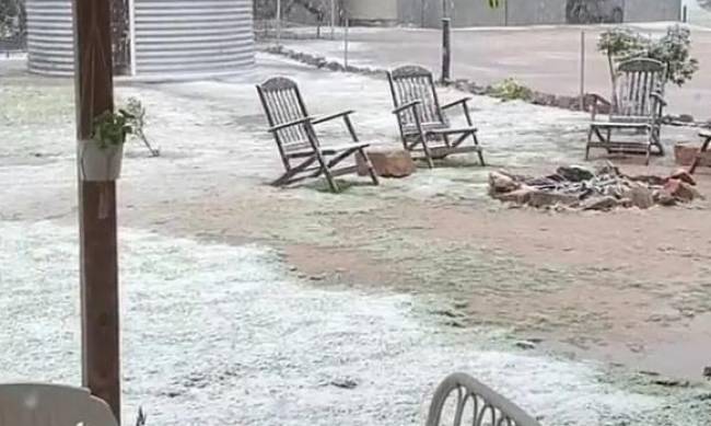 Австралию внезапно засыпало снегом фото