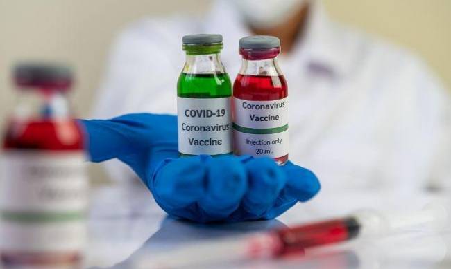 В Китае начали массовую вакцинацию от коронавируса фото