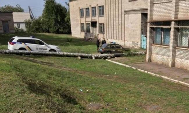 В Каменском полицейский получил тяжелое ножевое ранение фото