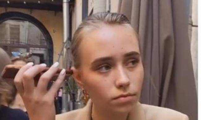 Разоблачен Instagram и фото третьей дочери Путина: 17-летняя копия отца  фото