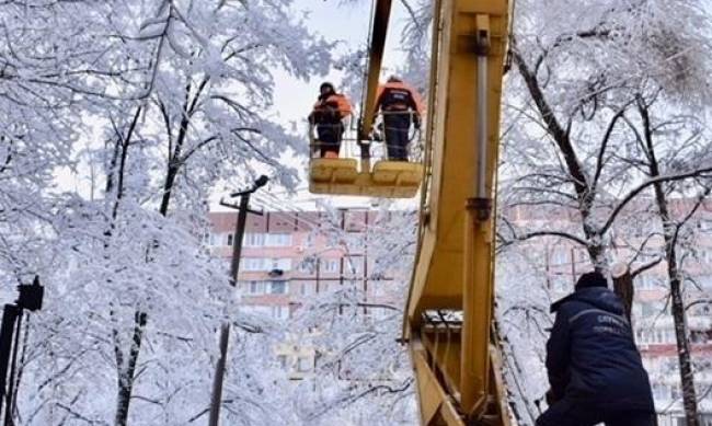 В Украине обесточены 173 населенных пункта фото