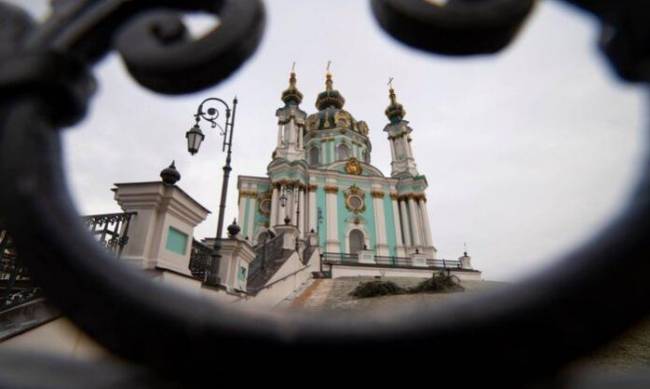 В Киеве после пятилетней реставрации открылась переданная Варфоломею Андреевская церковь фото