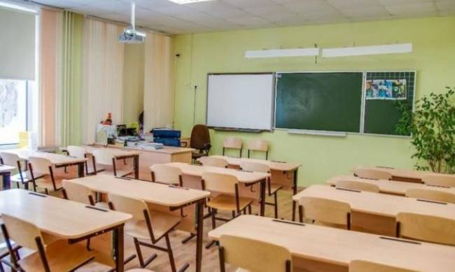 В МОН призвали отправить школьников на каникулы на время локдауна в Украине фото