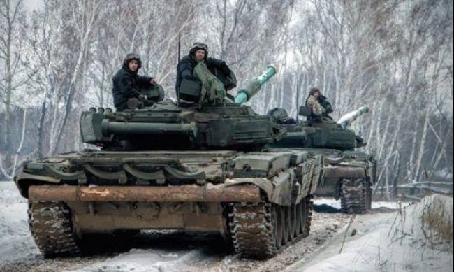 ВСУ провели на Донбассе отработку танкового наступления фото