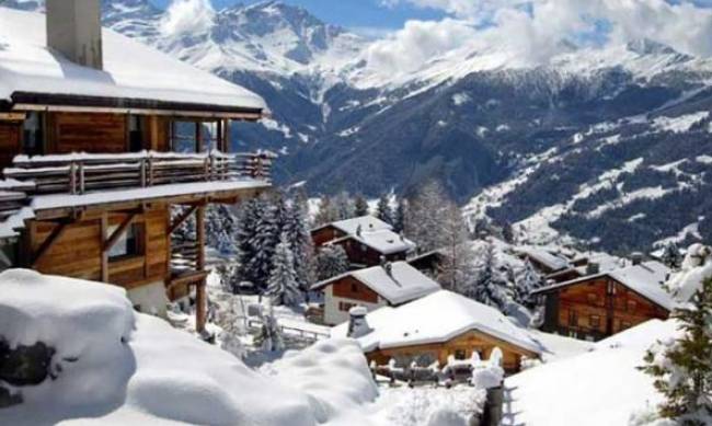 Более 400 британцев сбежали из карантина на горнолыжном курорте в Швейцарии фото