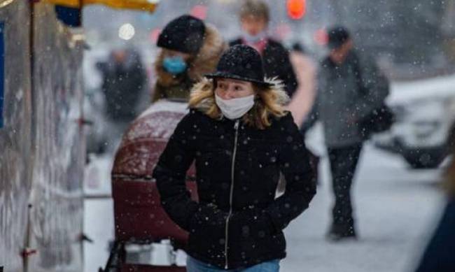 Масочный режим в Украине продлится весь 2021 год - Шмыгаль фото