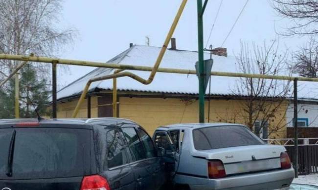 В Запорожской области в результате ДТП повреждена опора газопровода фото