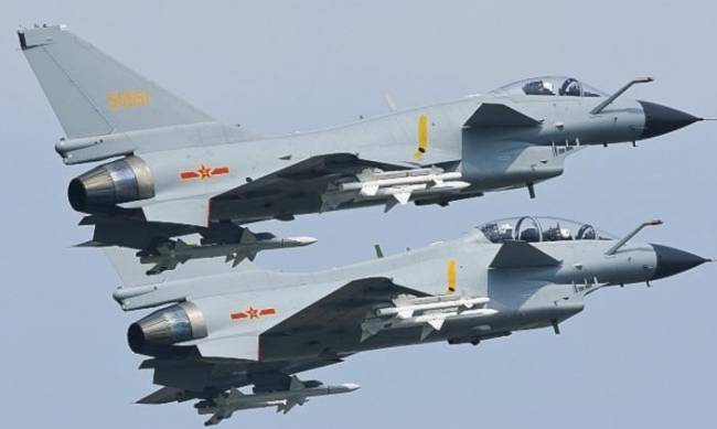 Тайвань сообщает о крупном вторжении китайских боевых самолетов фото