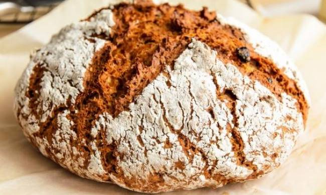 Рецепт дня: ирландский бездрожжевой хлеб на кефире фото