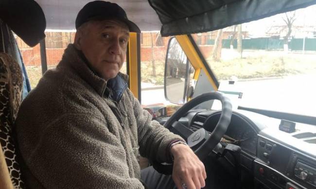 В Бердянске водитель автобуса вернул пассажирке потерянную большую сумму фото