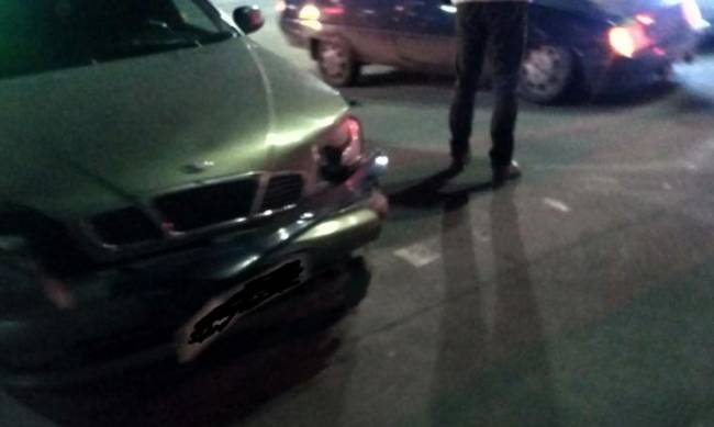 В Мелитополе возле Палладиума столкнулись легковушки (фото, видео) фото