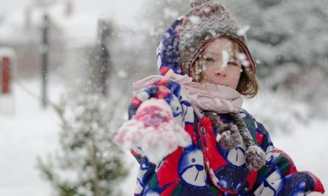 Как избежать обморожений: доктор Комаровский рассказал, как правильно одевать ребенка на улицу фото
