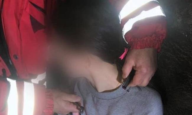Девушка в ошейнике застряла в квест-комнате Киева фото