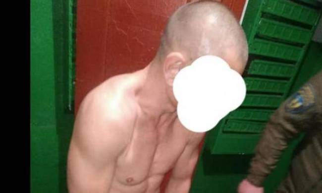 В Черноморске голый парень под наркотиками 8 марта напугал жителей многоэтажки   фото