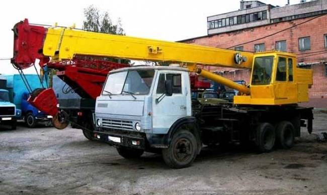 Аренда автокрана в Харькове на выгодных условиях фото