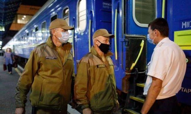 Надоело: в Укрзализныце рассказали, что будут делать с пассажирами без масок  фото