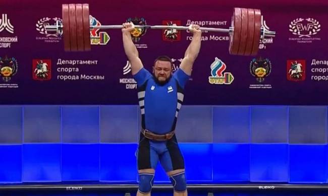 Украинский тяжелоатлет Чумак выиграл золотую медаль на чемпионате Европы в Москве фото