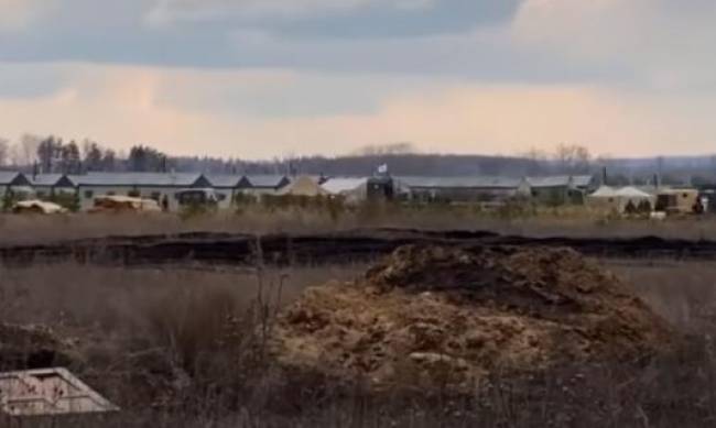 Огромный лагерь российских войск на границе с Украиной показали изнутри   фото