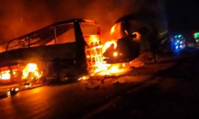 В Египте произошло крупное ДТП: 20 человек сгорели заживо фото