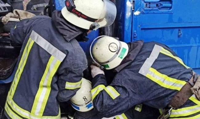 Загорелся на ходу: в Запорожье тушили грузовик  фото