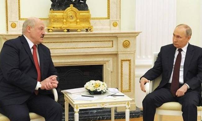 Путин и Лукашенко поздравили украинцев с 9 мая фото