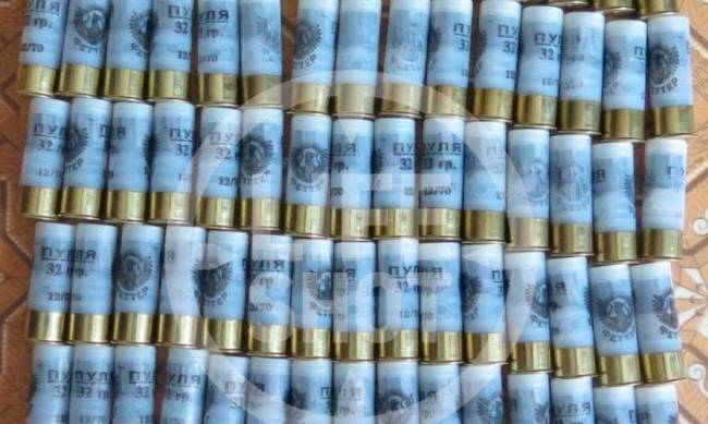 Все могло быть намного хуже: появились фото результатов обыска в квартире казанского стрелка фото