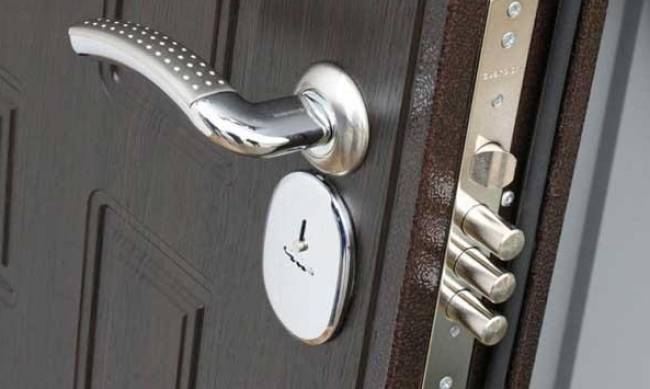 Оптимальный замок на входные двери фото