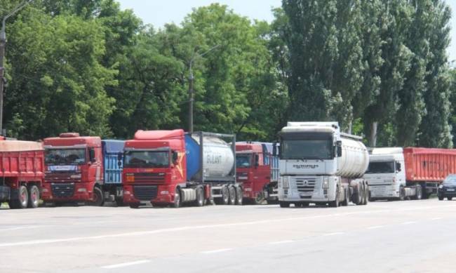 У Мелітополь не будуть пускати великогабаритні авто фото