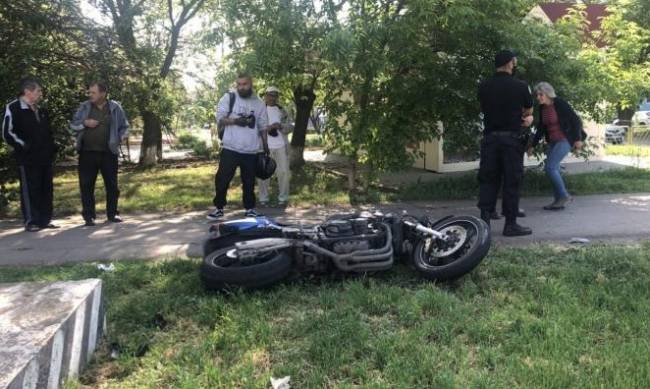 Полиция ищет свидетелей ДТП с байкерами в Бердянске фото