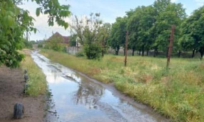 В Мелитополе после дождя утонула улица фото