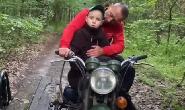 Побежал за собакой в лес: на Черкасщине с тепловизором и собаками сутки искали 6-летнего мальчика фото