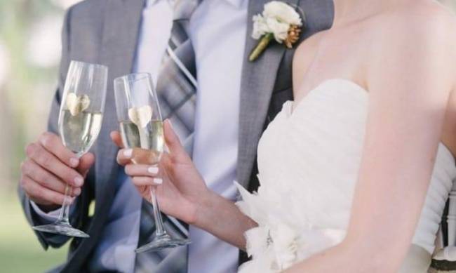 В Мелитополе за неделю сыграли 22 свадьбы фото