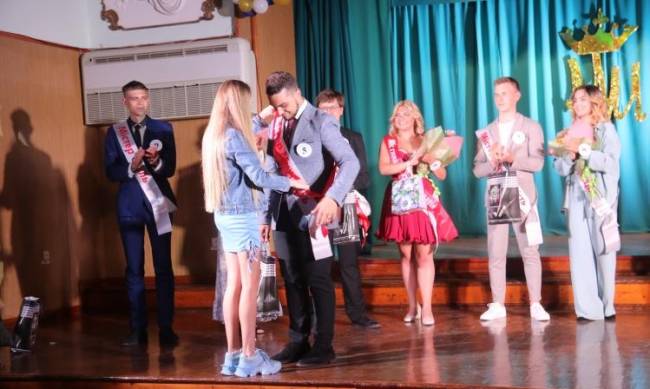 В мелитопольском университете выбрали своих мистера и мисс  фото