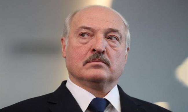 Лукашенко закрыл Беларусь для самолетов из Украины фото