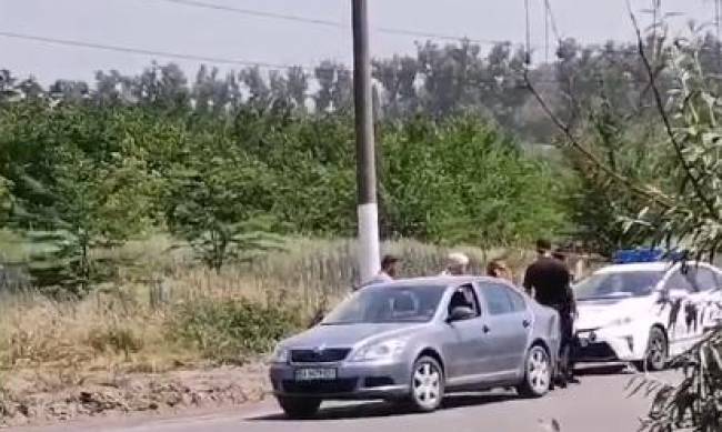 В Мелитополе на объездной столкнулись два автомобиля фото