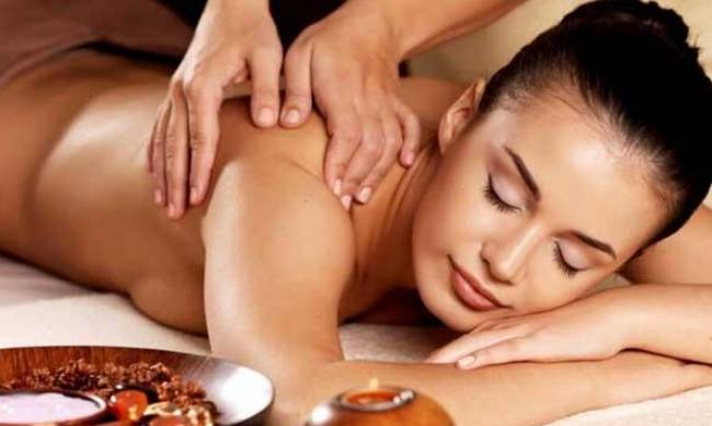 Традиционный тайский массаж с кунжутным маслом фото