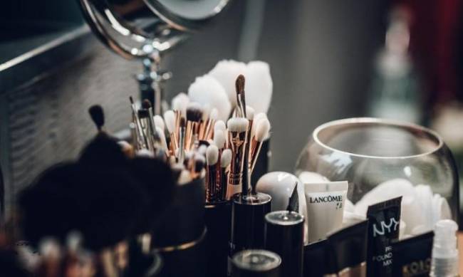 Бьюти-ограбление: из салона вынесли брендовую косметику и технику  фото