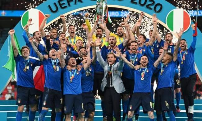 Италия стала чемпионом Европы по футболу фото